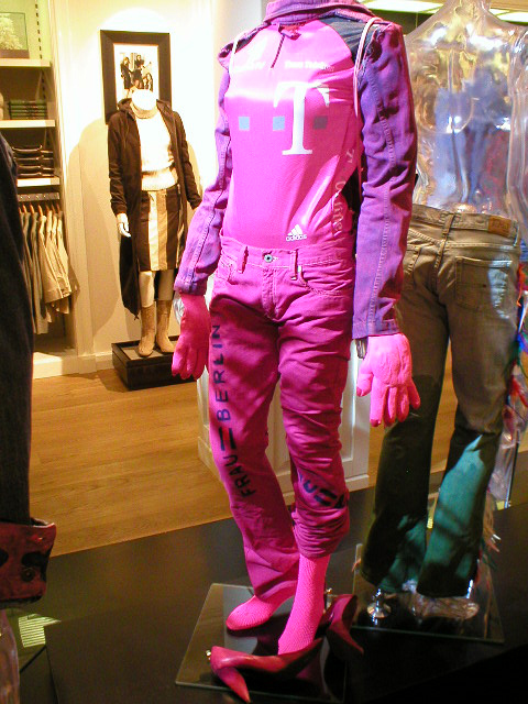 Frau Berlin Hilfiger