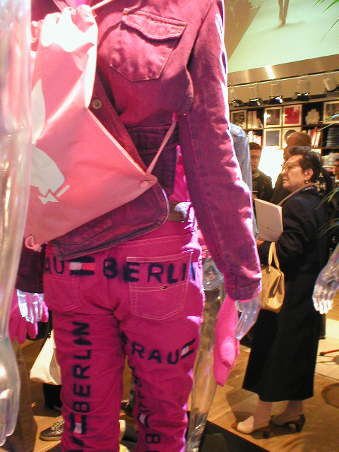 Frau Berlin Hilfiger
